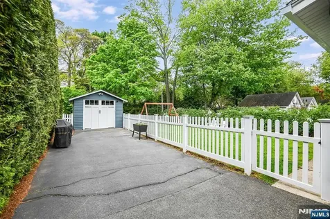 65 Ferndale Avenue Glen Rock NJ 07452