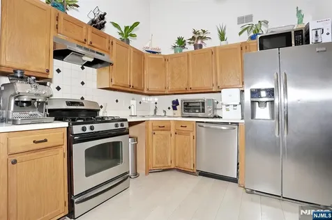 1093 Ash Drive Mahwah NJ 07430
