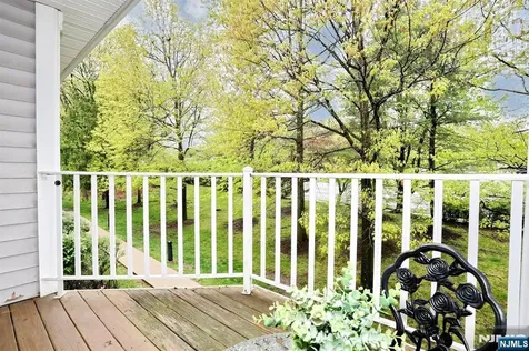 1093 Ash Drive Mahwah NJ 07430