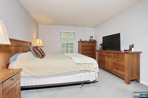 1093 Ash Drive Mahwah NJ 07430