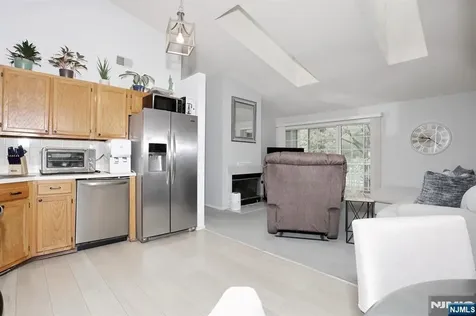 1093 Ash Drive Mahwah NJ 07430