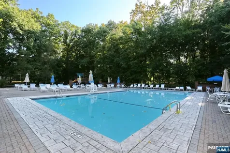 1093 Ash Drive Mahwah NJ 07430