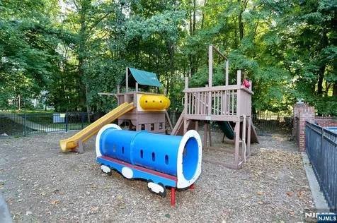1093 Ash Drive Mahwah NJ 07430