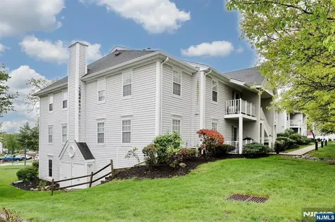 1093 Ash Drive Mahwah NJ 07430