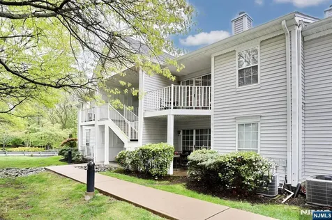 1093 Ash Drive Mahwah NJ 07430