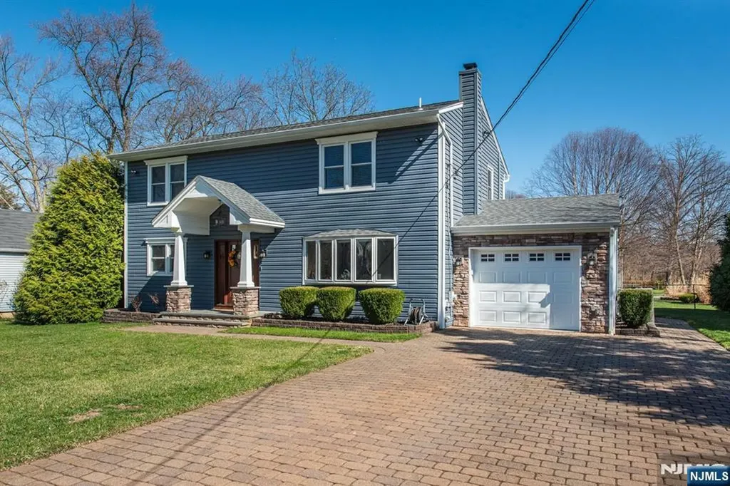 21 Carrol Street Fairfield NJ 07004