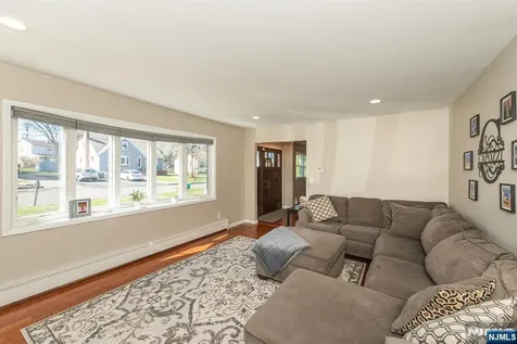 21 Carrol Street Fairfield NJ 07004