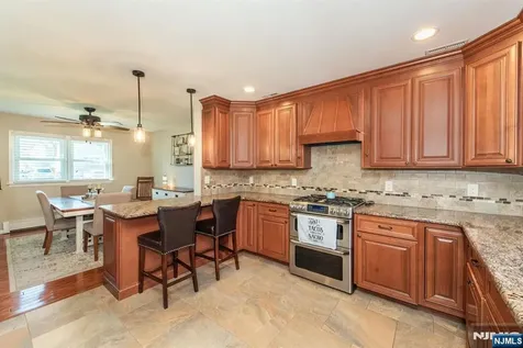 21 Carrol Street Fairfield NJ 07004