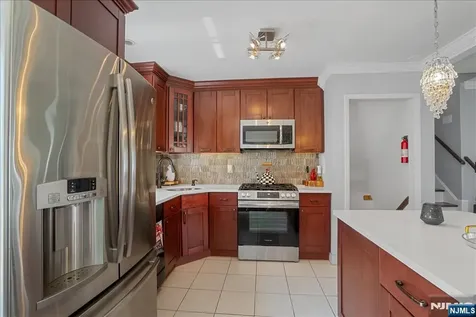 11 Westland Road Verona NJ 07044