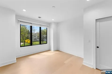 163 Delmar Avenue Glen Rock NJ 07452