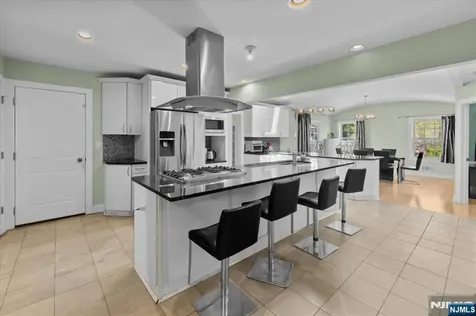 35 E Ridgewood Avenue Paramus NJ 07652