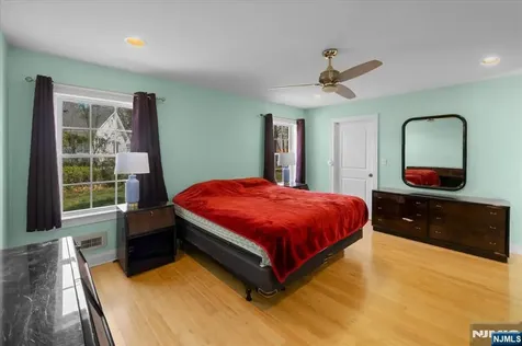 35 E Ridgewood Avenue Paramus NJ 07652