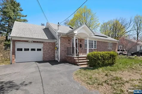 35 E Ridgewood Avenue Paramus NJ 07652