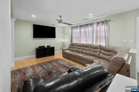 35 E Ridgewood Avenue Paramus NJ 07652