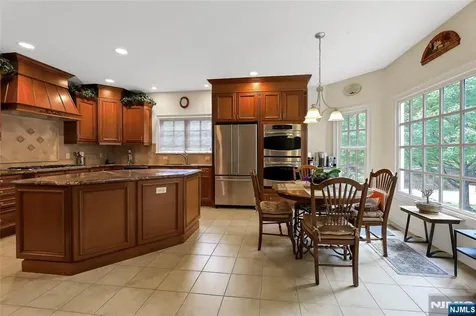 22 Meadow Lake Drive Mahwah NJ 07430