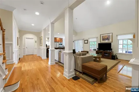 22 Meadow Lake Drive Mahwah NJ 07430