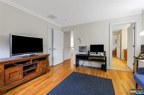 22 Meadow Lake Drive Mahwah NJ 07430