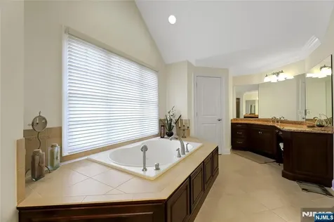 22 Meadow Lake Drive Mahwah NJ 07430