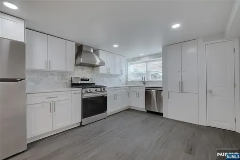 20 S Corabelle Avenue Lodi NJ 07644