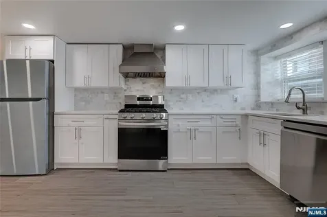 20 S Corabelle Avenue Lodi NJ 07644