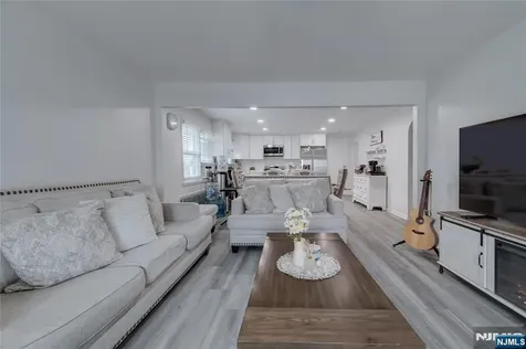 20 S Corabelle Avenue Lodi NJ 07644