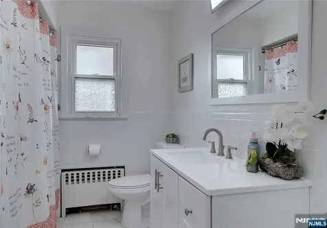 20 S Corabelle Avenue Lodi NJ 07644