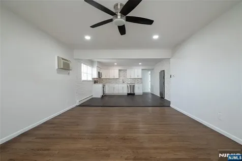 20 S Corabelle Avenue Lodi NJ 07644