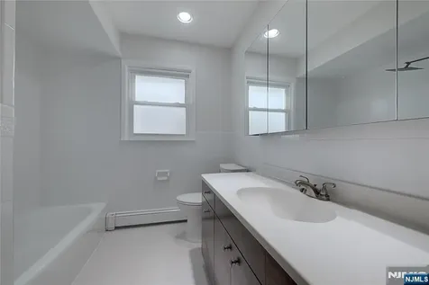 20 S Corabelle Avenue Lodi NJ 07644