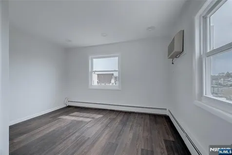20 S Corabelle Avenue Lodi NJ 07644