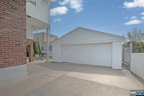 20 S Corabelle Avenue Lodi NJ 07644