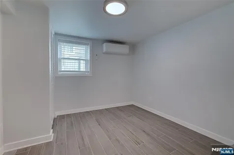 20 S Corabelle Avenue Lodi NJ 07644