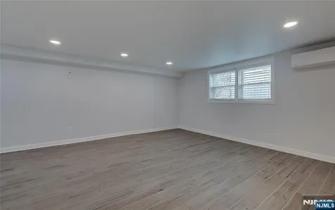 20 S Corabelle Avenue Lodi NJ 07644