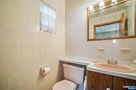 31 Michael Drive Wayne NJ 07470