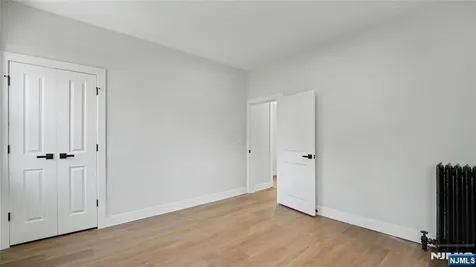 158 15th Street East Orange NJ 07017