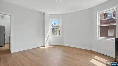 158 15th Street East Orange NJ 07017