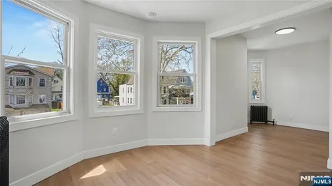 158 15th Street East Orange NJ 07017