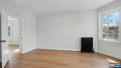 158 15th Street East Orange NJ 07017