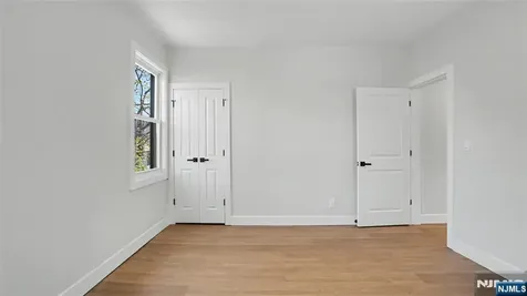 158 15th Street East Orange NJ 07017