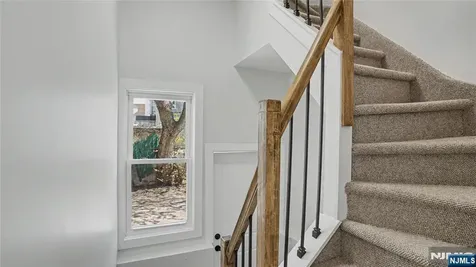 158 15th Street East Orange NJ 07017