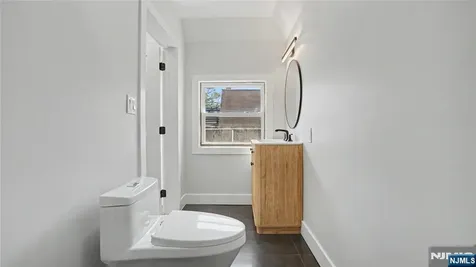 158 15th Street East Orange NJ 07017