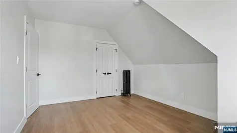 158 15th Street East Orange NJ 07017