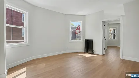 158 15th Street East Orange NJ 07017