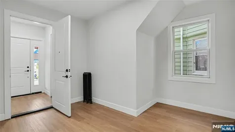 158 15th Street East Orange NJ 07017