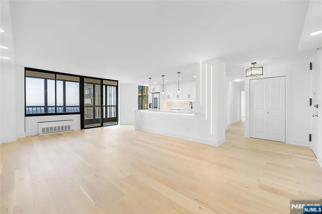 200 Winston Cliffside Park NJ 07010