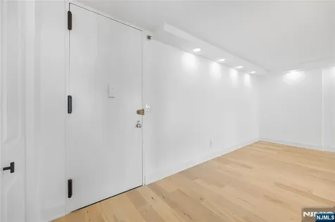 200 Winston Cliffside Park NJ 07010
