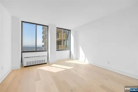 200 Winston Cliffside Park NJ 07010
