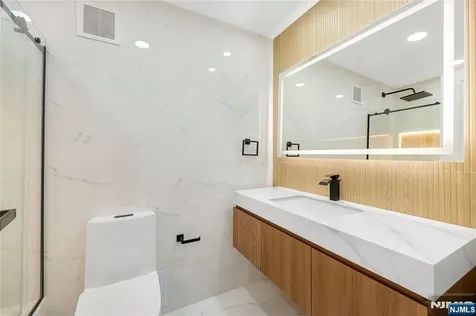 200 Winston Cliffside Park NJ 07010