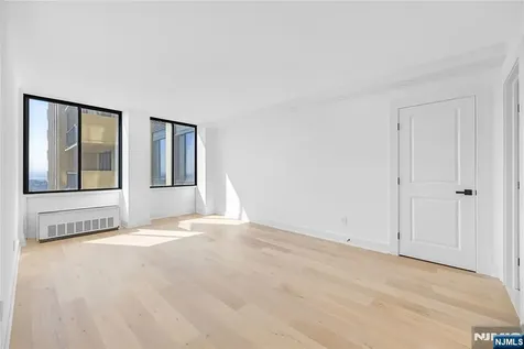 200 Winston Cliffside Park NJ 07010