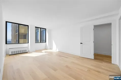 200 Winston Cliffside Park NJ 07010