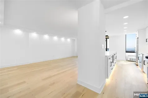 200 Winston Cliffside Park NJ 07010